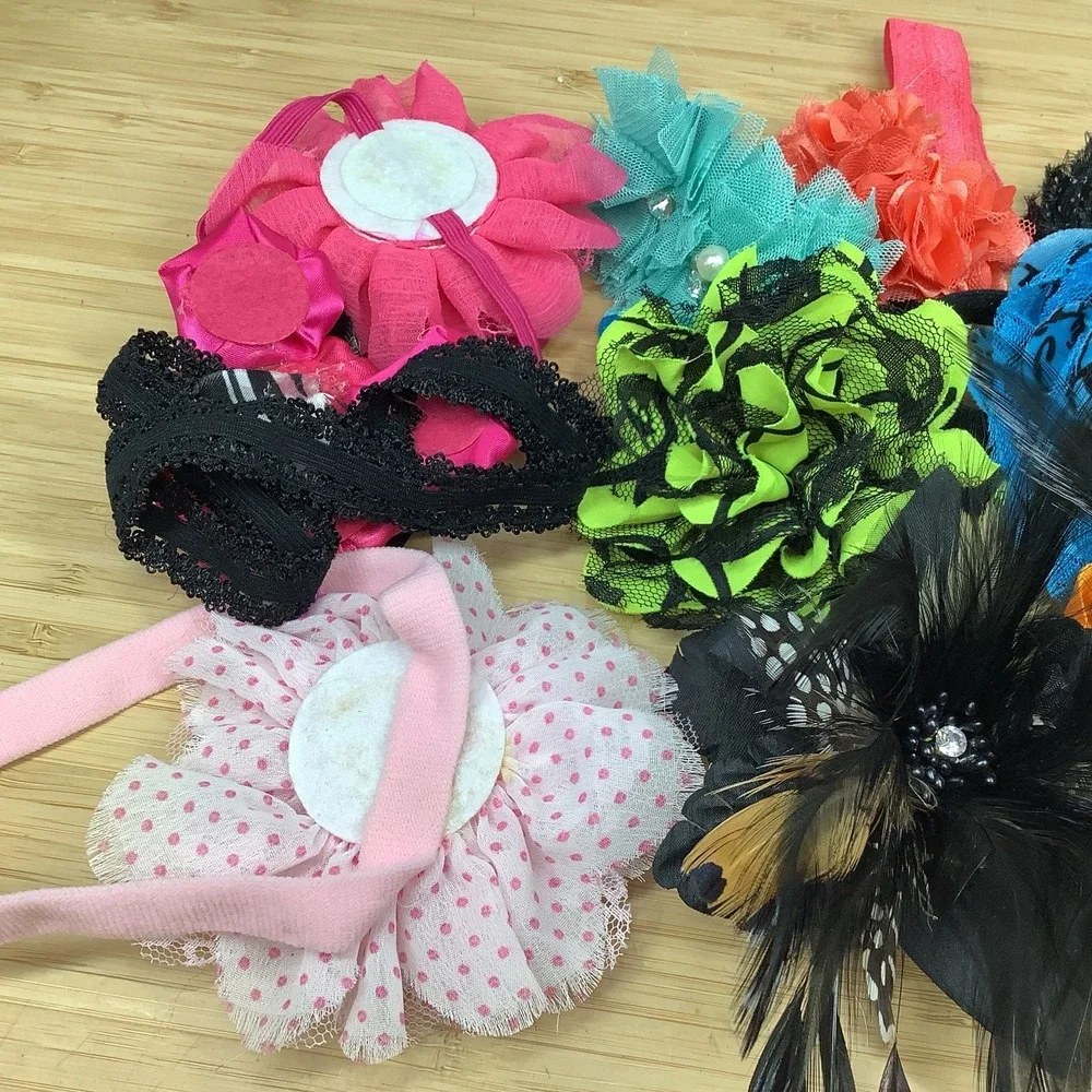 Lot Of 28 Assorted Girl Hair Bows Ribbon and Alligator Clip